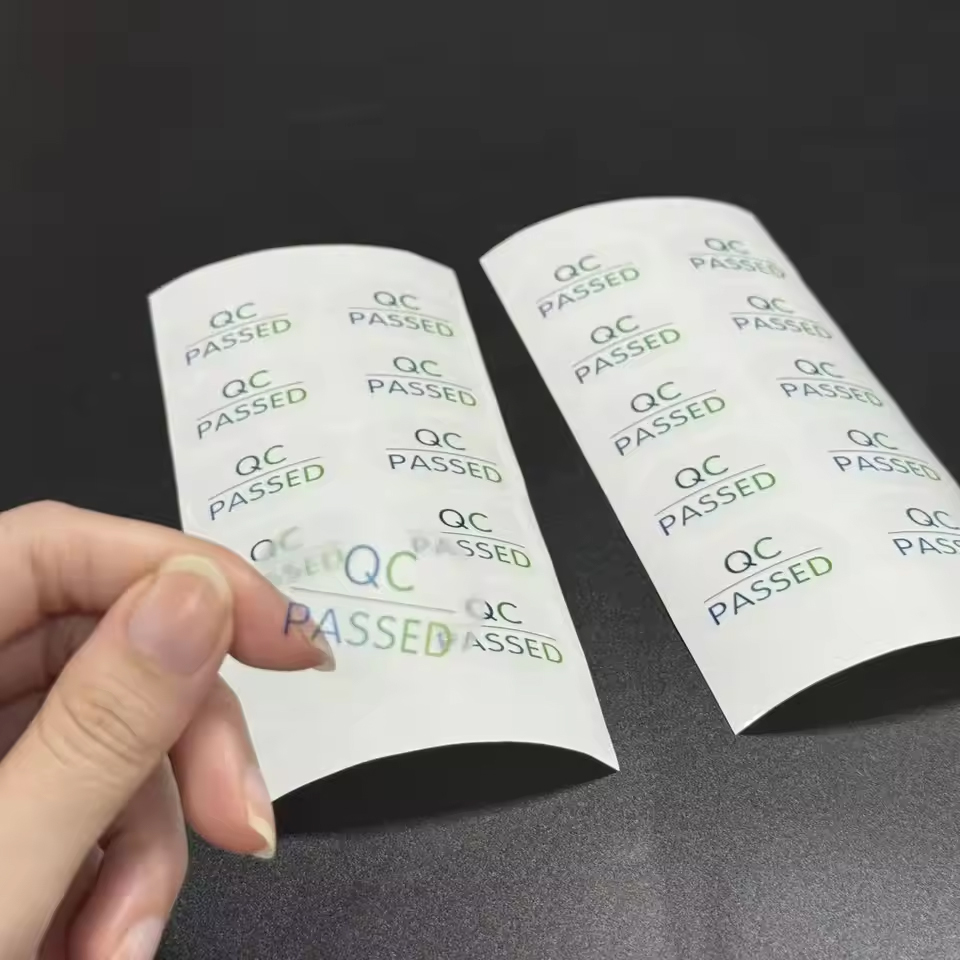 Custom Oil Proof Food Grade Thermal Printed Adhesive Vinyl Sticker Labels 1inch Core Diameter BOPP Material Sticker Roll