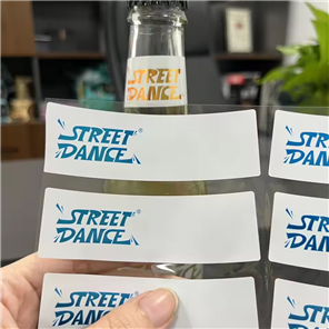 Oilproof Waterproof Silver Foil Stamping Embossed Raised Printed Spot UV Adhesive Wine Labels Custom Roll Label Vinyl Sticker